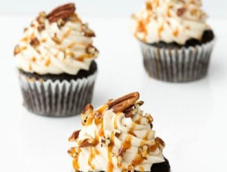 Caramel chocolate turtle cupcake