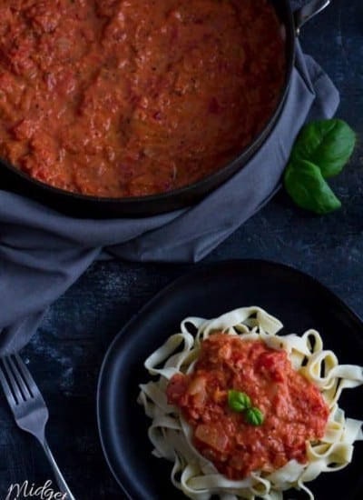 This creamy tomato sauce tastes just like it came out of a chef's kitchen! Bursting with flavors of tomato, garlic and the addition of spices and heavy cream.