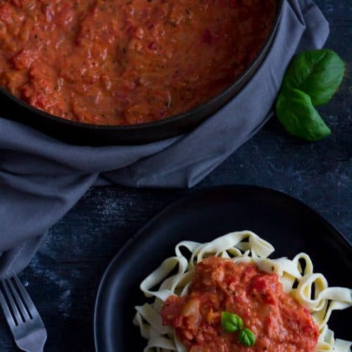 This creamy tomato sauce tastes just like it came out of a chef's kitchen! Bursting with flavors of tomato, garlic and the addition of spices and heavy cream.
