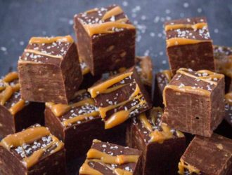 This Salted Caramel Chocolate Fudge is amazing. A fun twist on salted caramel fudge with a hint of chocolate! #fudge #caramel #chocolate #SaltedCarmel #ChocolateFudge #CaramelFudge #ChocolateCaramel