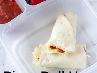 Pizza Roll up is a simple and fun pizza lunch box idea. This Easy Pizza Roll up Recipe makes kids lunches fun for back to school. #Pizza #lunchbox #EasyRecipe #PizzaRecipe #PizzaLunch
