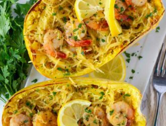 This low carb Shrimp Scampi Spaghetti Squash Recipe is the perfect healthier alternative to the shrimp scampi pasta dish and easy to make! #LowCarb #Squash #Shrimp #SpaghettiSquash #Keto #KetoRecipe #lowCarbDinner #LowCarbChicken #ShrimpScampi