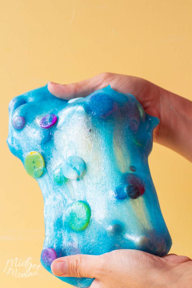 Blue stretchy easy slime recipe with buttons