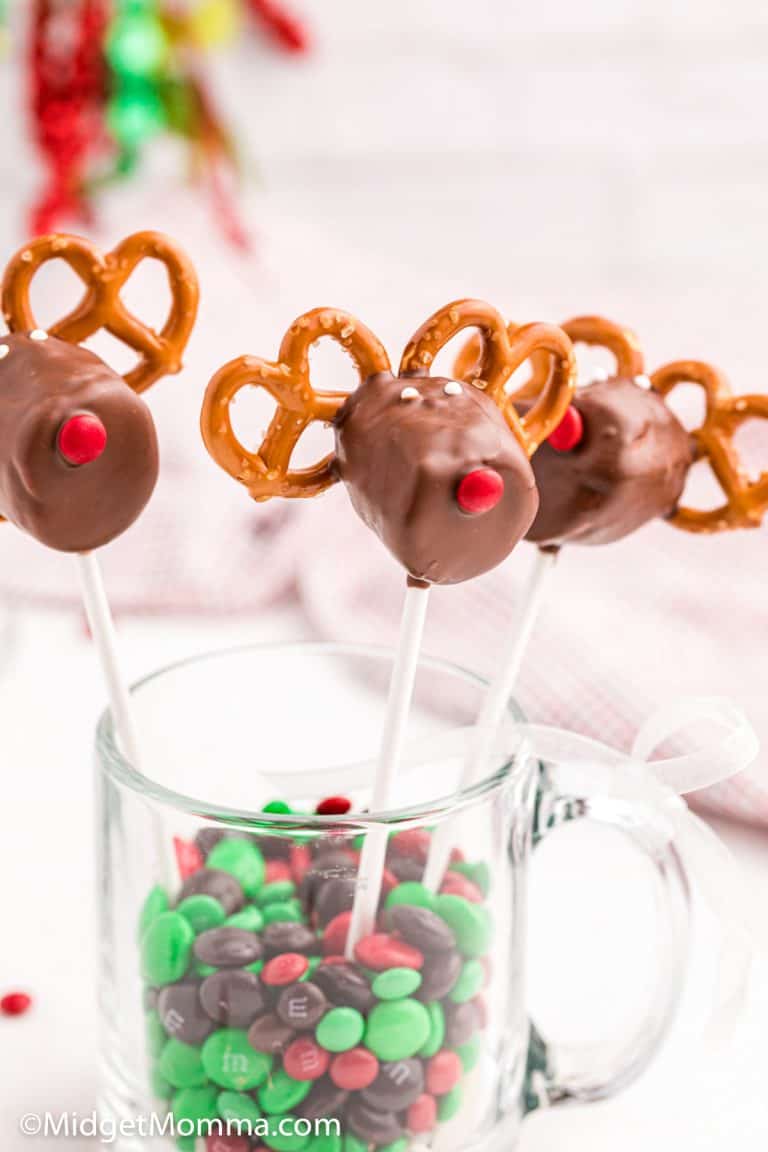 Reindeer Marshmallow Pops. Easy Christmas Treat Recipe