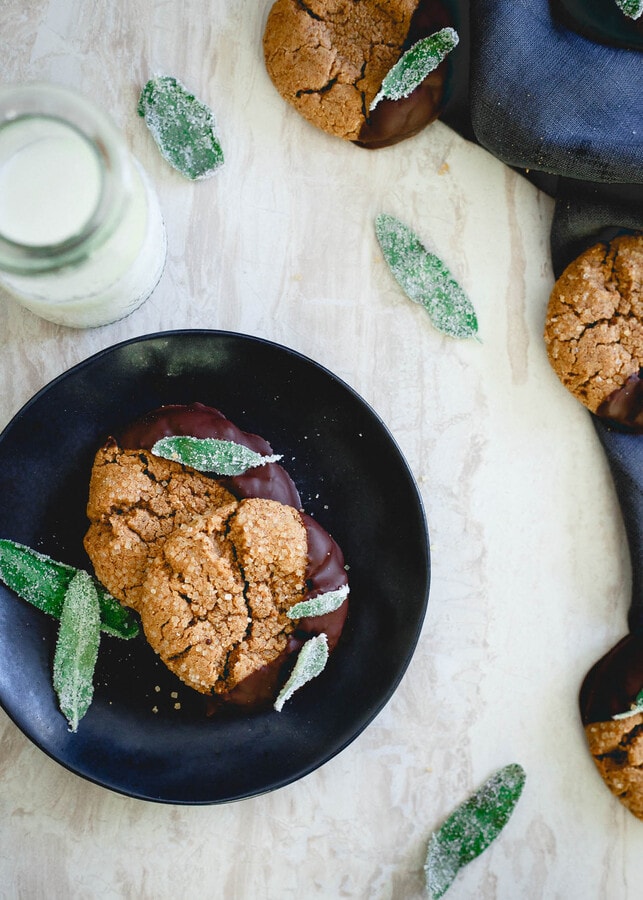 Low Carb Christmas Cookies. 20 easy to make Low Carb Christmas Cookies. Low Carb cookie recipes that are perfect for your holiday baking! #LowCarb #Cookie