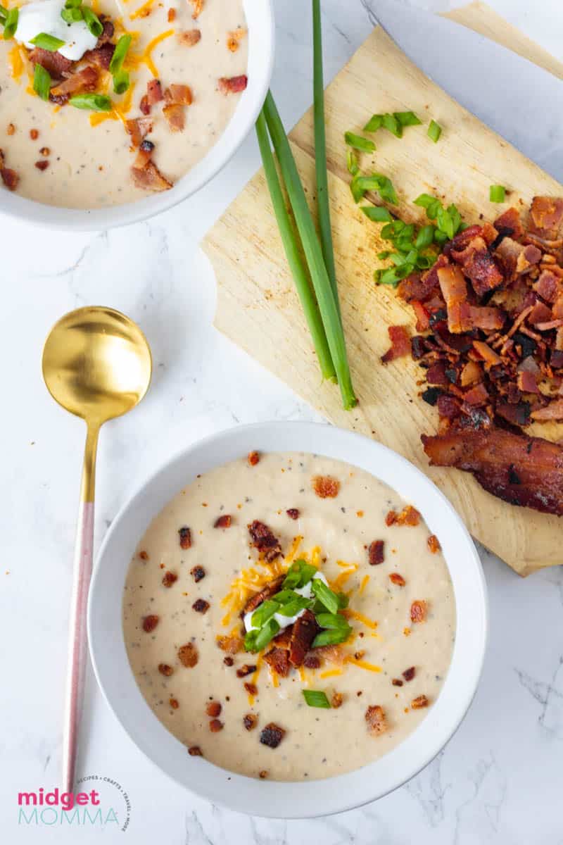 Crock-pot Bacon Cheddar Cauliflower Soup Recipe