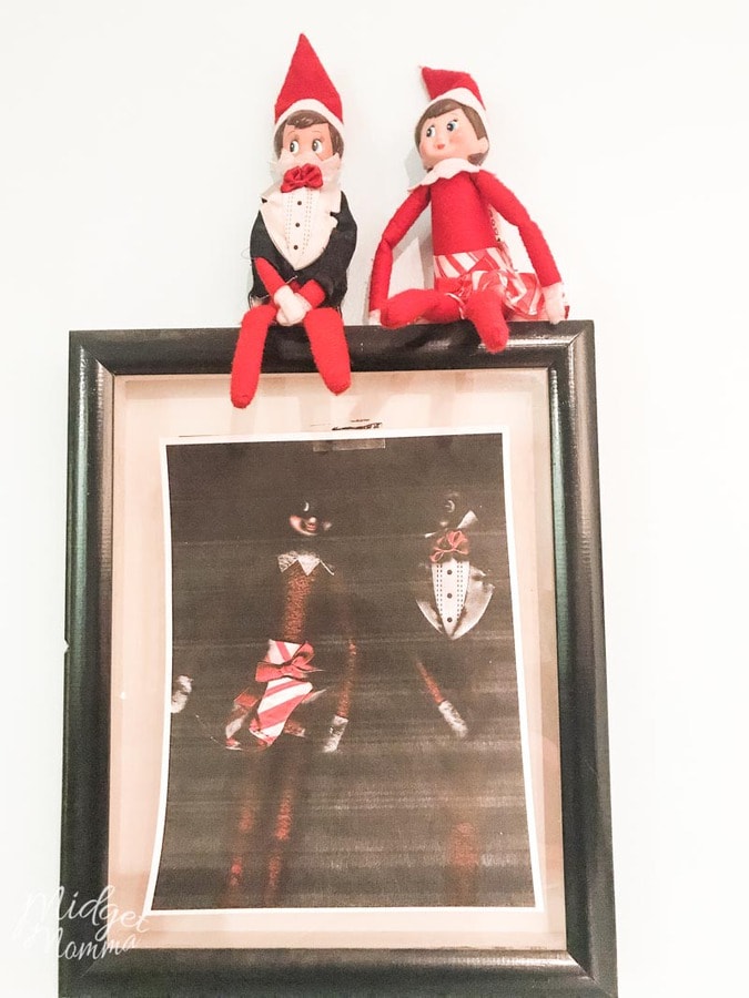 Elf on the shelf Ideas for Toddlers - Hangs their Photo