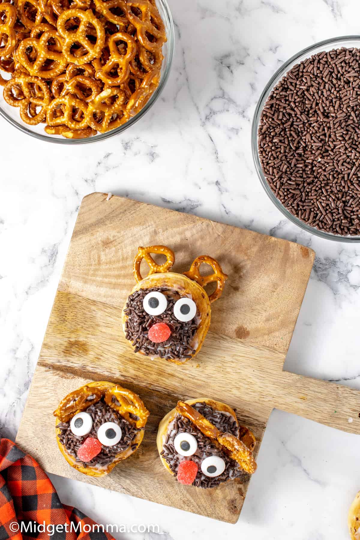 Reindeer cinnamon rolls