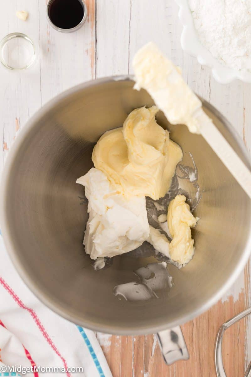 BEST Buttercream Frosting Recipe (Fluffy Bakery Style Buttercream)