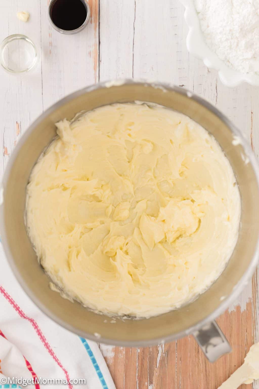 BEST Buttercream Frosting Recipe (Fluffy Bakery Style Buttercream)