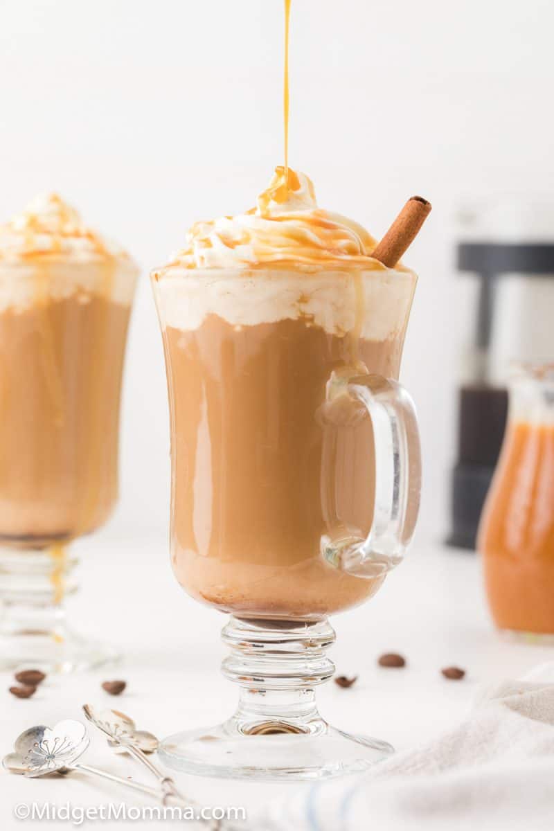 Caramel Macchiato Recipe (only 3 ingredients) - Fifteen Spatulas