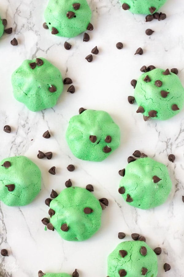 Mint Chocolate Chip Meringue Cookies-2