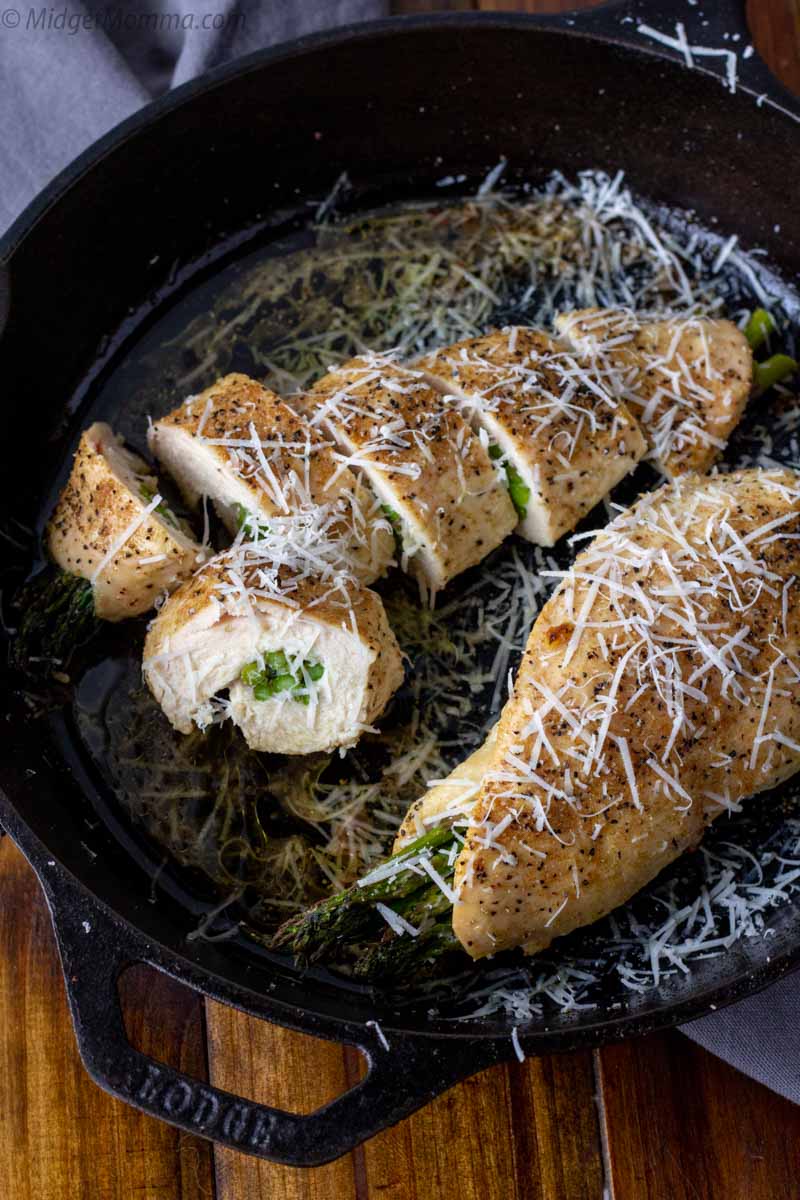 Chicken breast stuffed with parmesan cheese and asparasgus