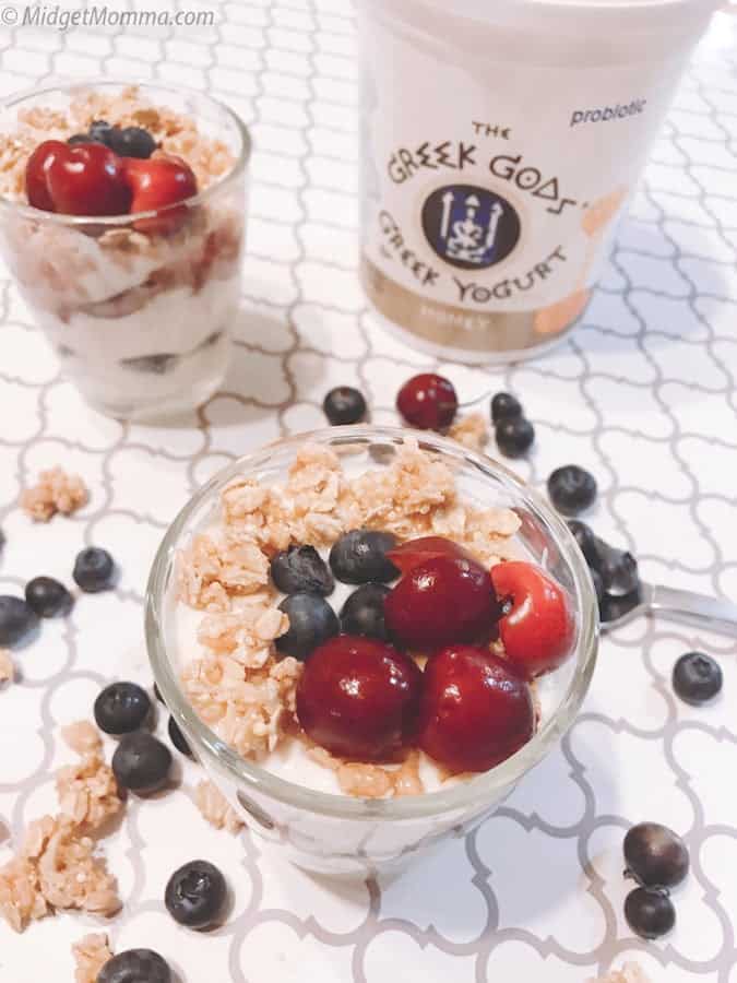 Fruit & Granola Greek Yogurt Parfaits with Greek GodsÂ® Greek-Style Yogurt. #ad #Breakfast #MidgetMomma #Yogurt