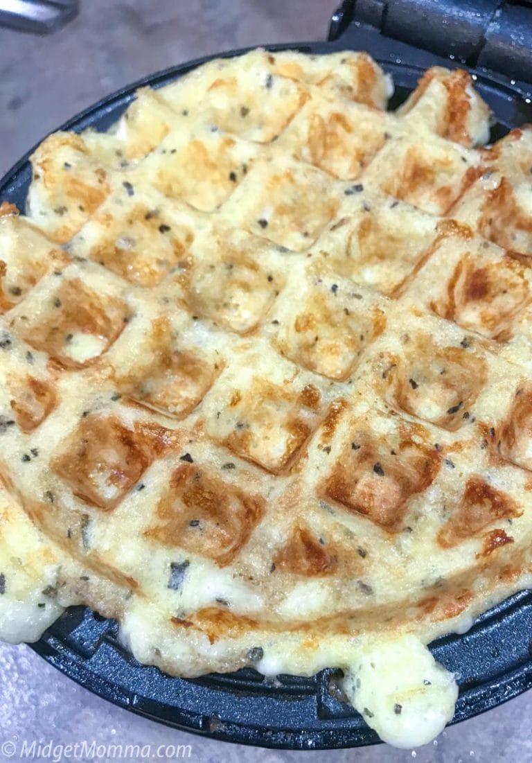 Mini Keto Pizza with Chaffle Pizza Crust • MidgetMomma