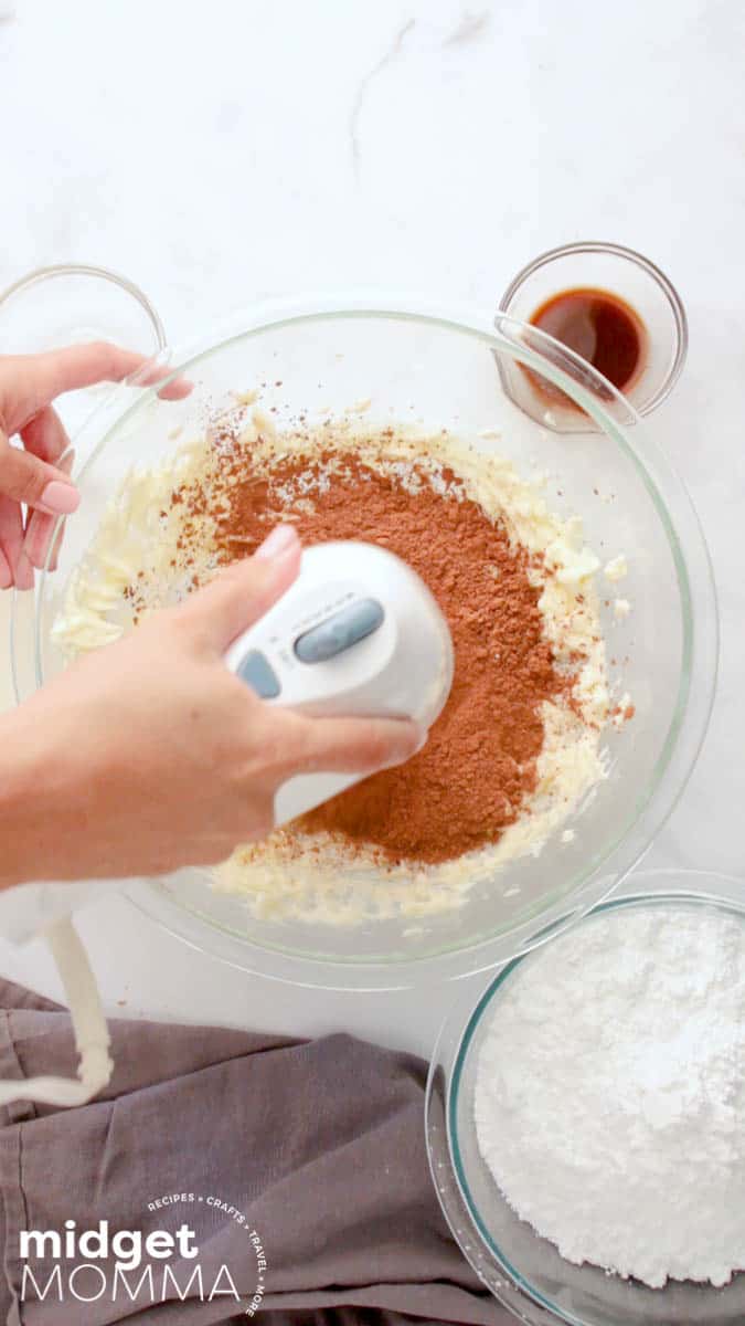 Bakery Style Chocolate Buttercream Frosting • MidgetMomma