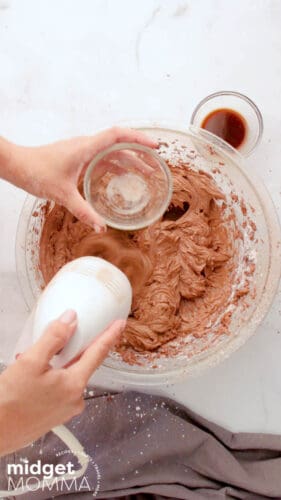 Bakery Style Chocolate Buttercream Frosting • MidgetMomma