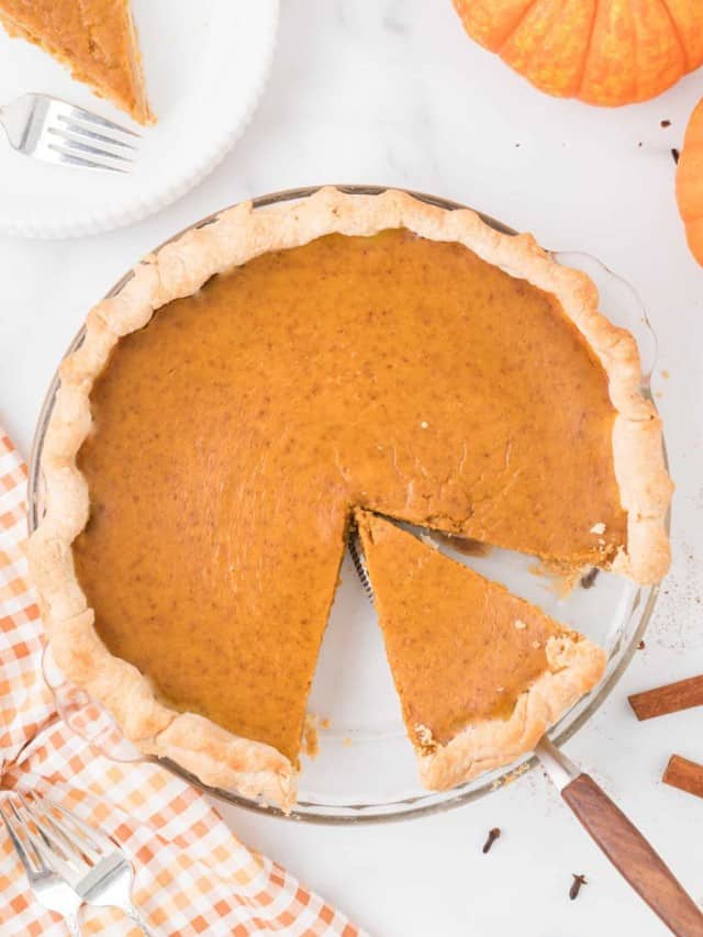Easy Pumpkin Pie Recipe (Homemade Pumpkin Pie)