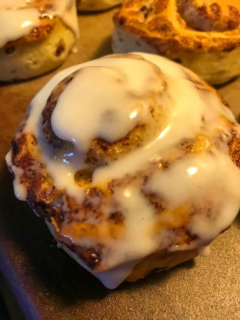 santa-cinnamon-rolls-easy-christmas-morning-breakfast-for-christmas