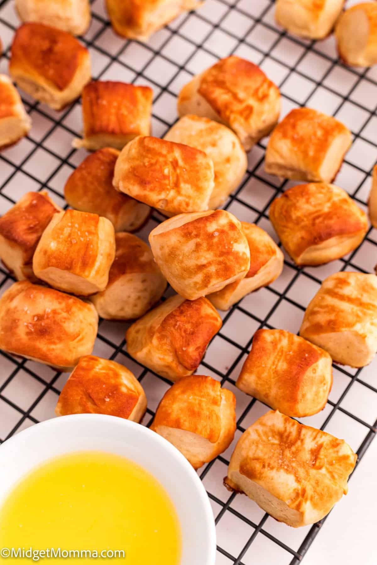 Auntie Anne's pretzel bites recipe