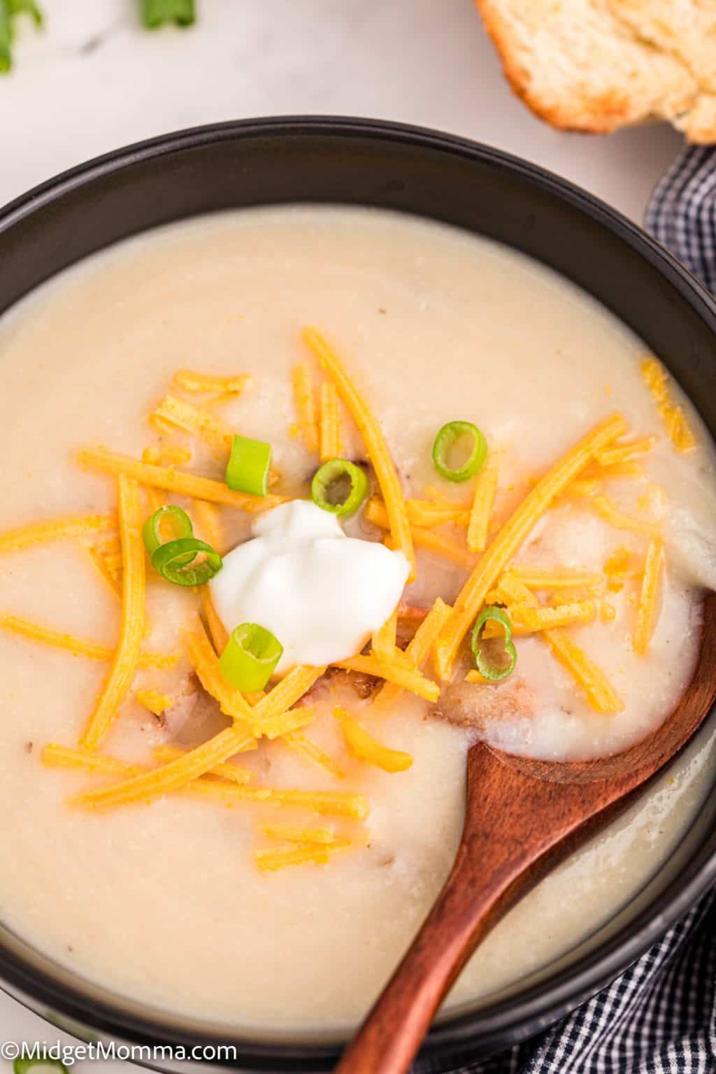 Baked Potato Cauliflower Soup with Bacon
