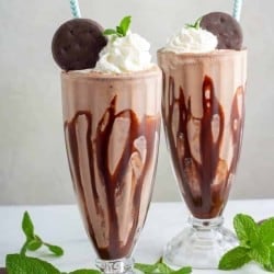 Mint Chocolate Cookie Milkshake