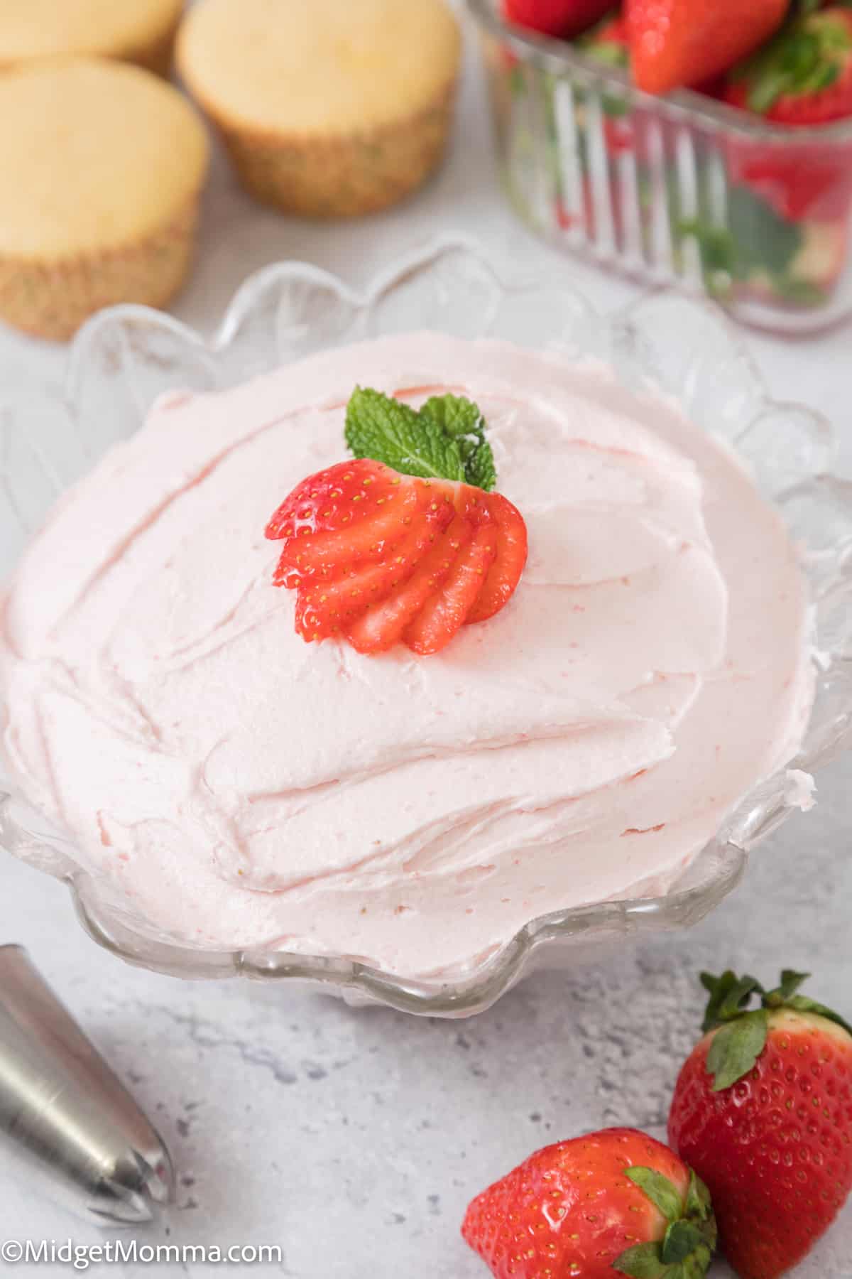 bowl of Strawberry buttercream frosting