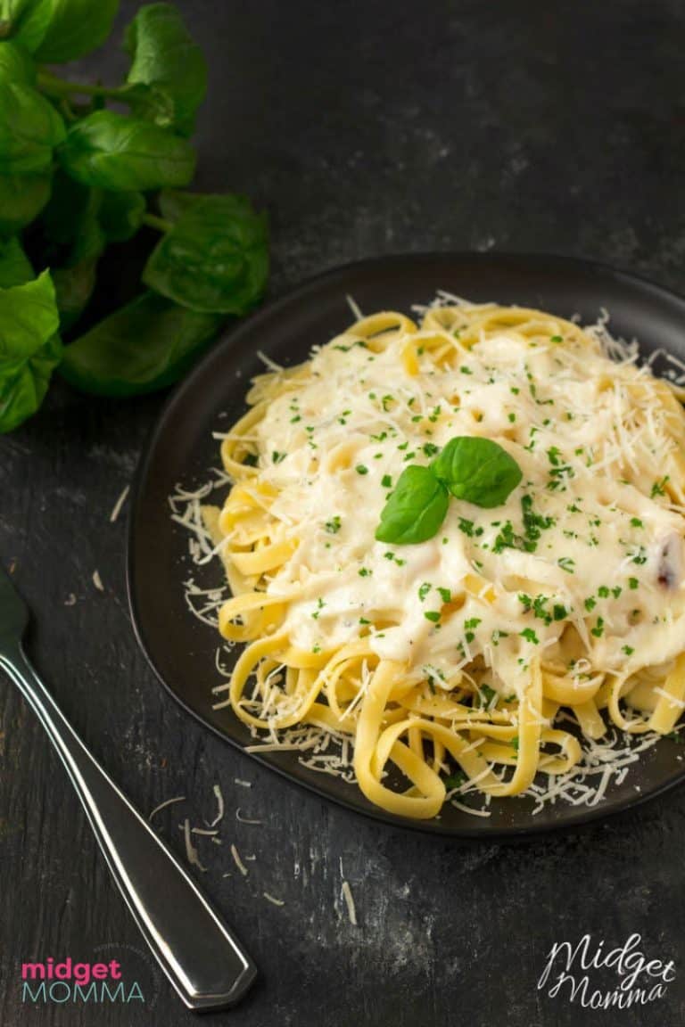Roasted Garlic Cream Sauce Recipe • MidgetMomma