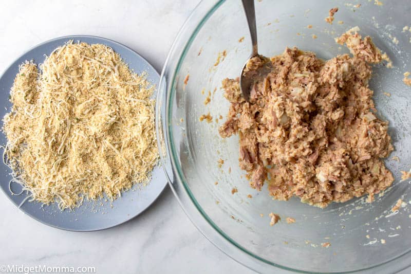 Tuna Cakes with Sriracha Aioli Sauce