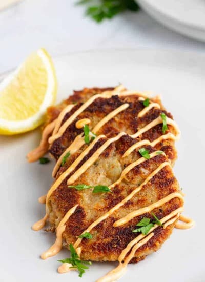 Tuna Cakes with Sriracha Aioli Sauce