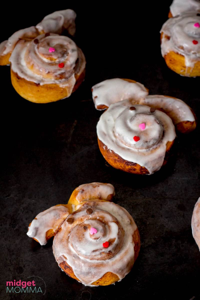 bunny cinnamon rolls