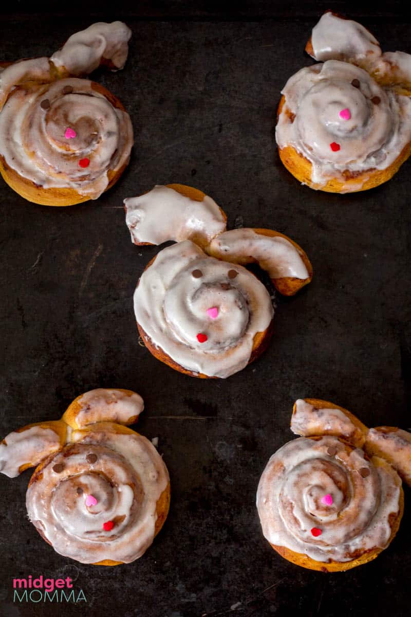 bunny cinnamon rolls