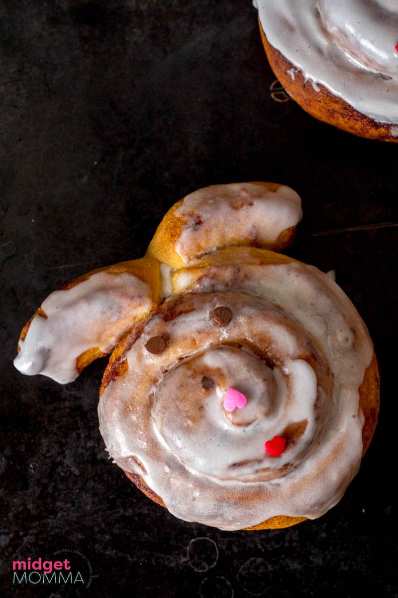 bunny cinnamon rolls