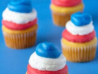 4th of july cupcakes with red white and blue buttercream frosting