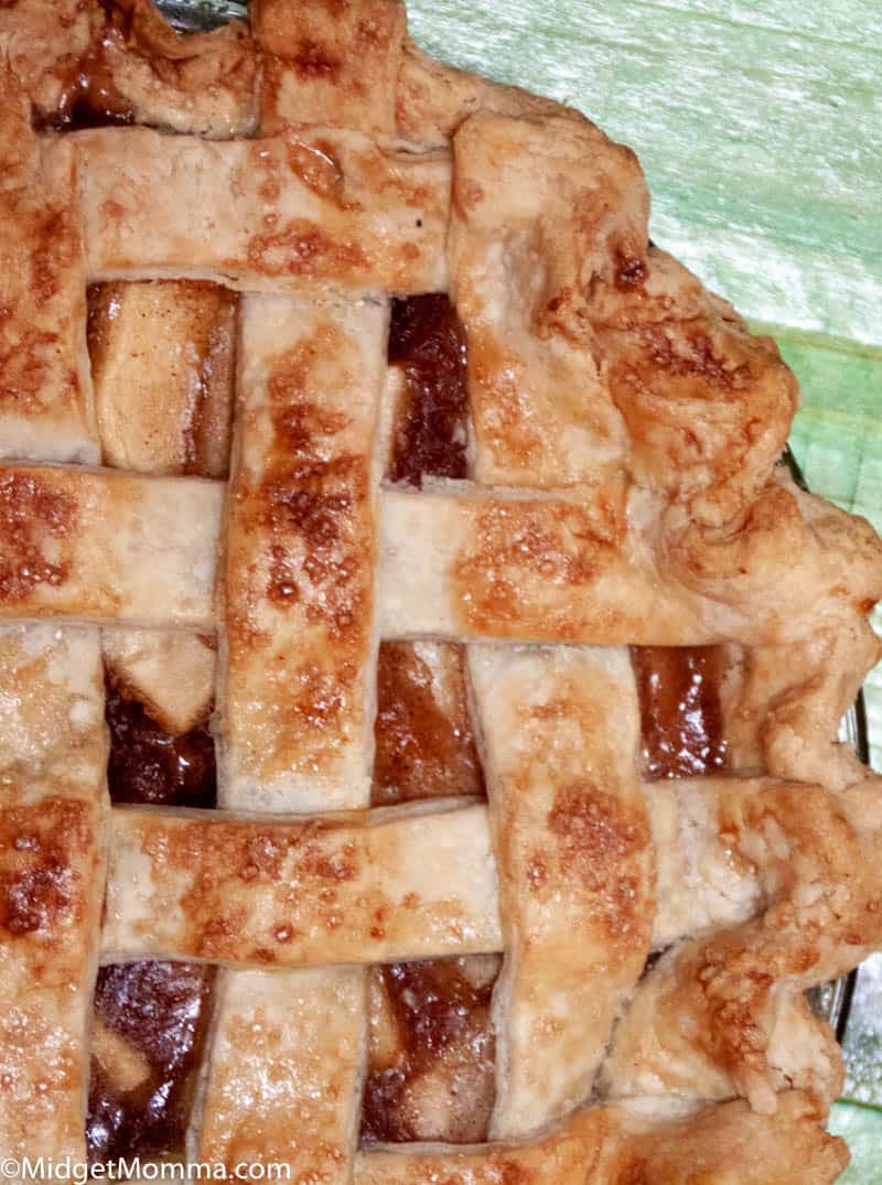 Lattice Crust Cinnamon Apple Pie • MidgetMomma