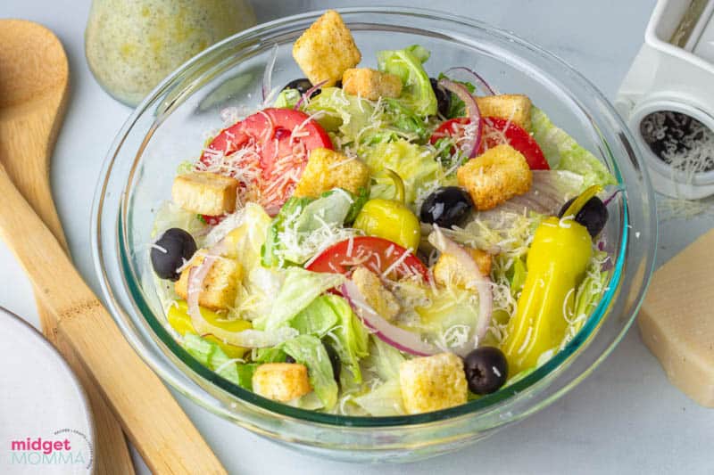 https://www.midgetmomma.com/wp-content/uploads/2020/09/Olive-Garden-Salad-Recipe-13.jpg