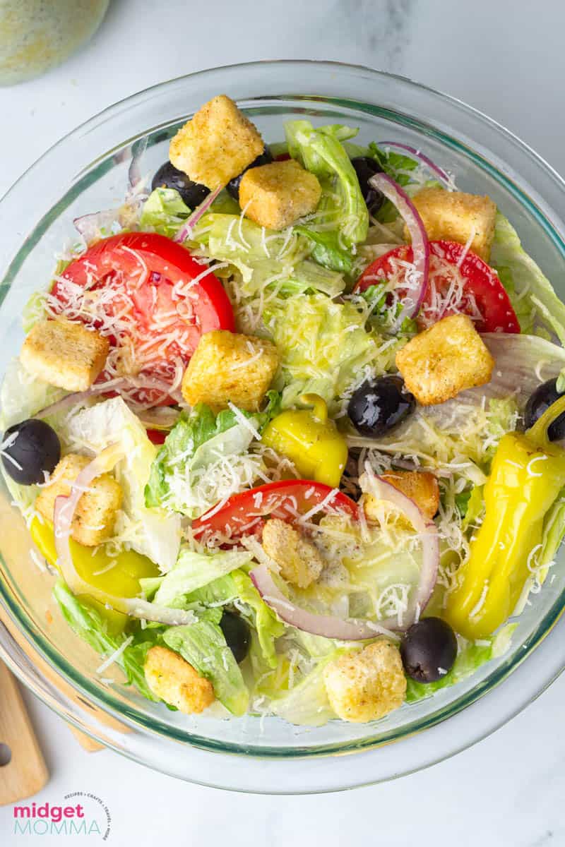 https://www.midgetmomma.com/wp-content/uploads/2020/09/Olive-Garden-Salad-Recipe-16.jpg