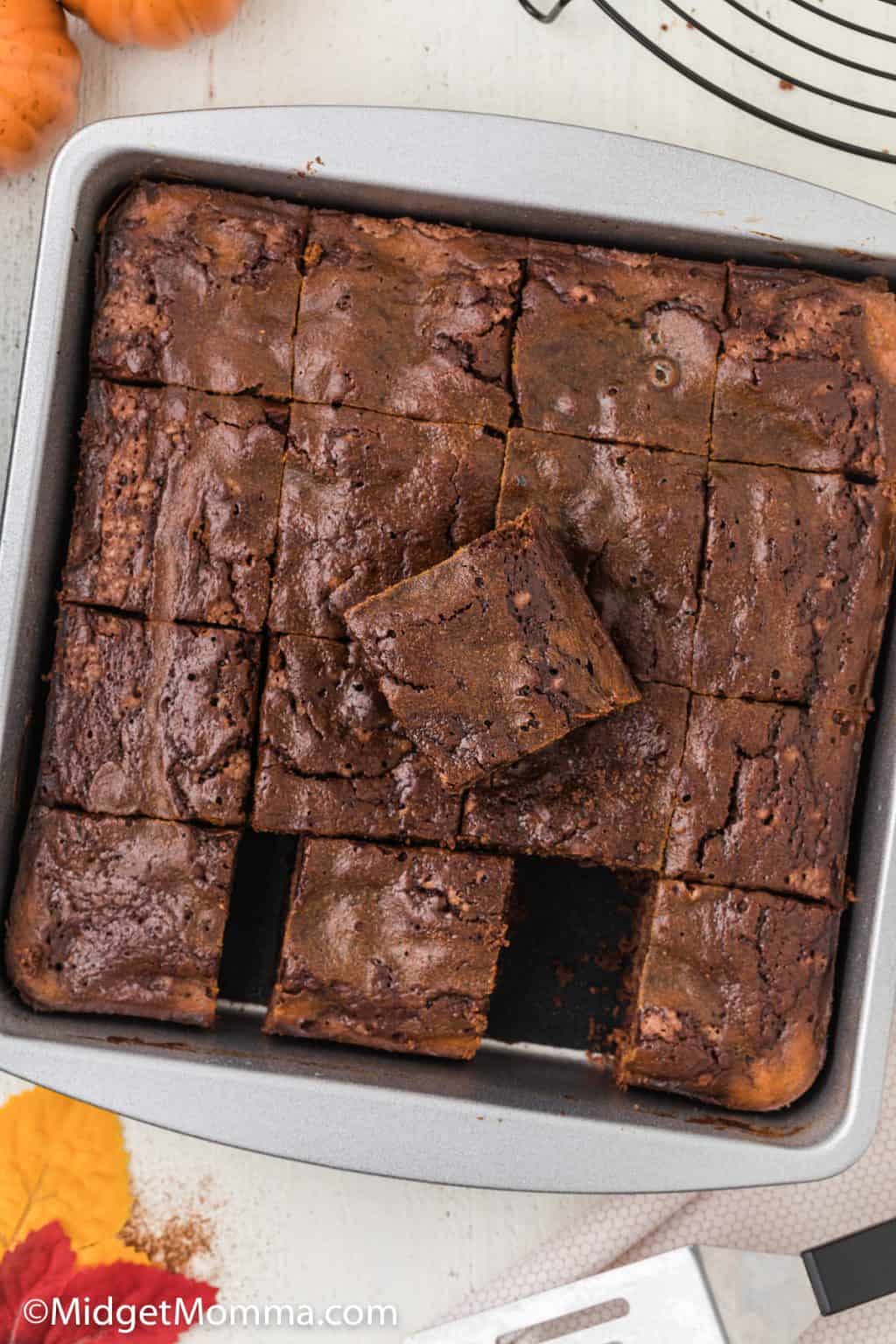 Pumpkin Swirl Brownies • MidgetMomma