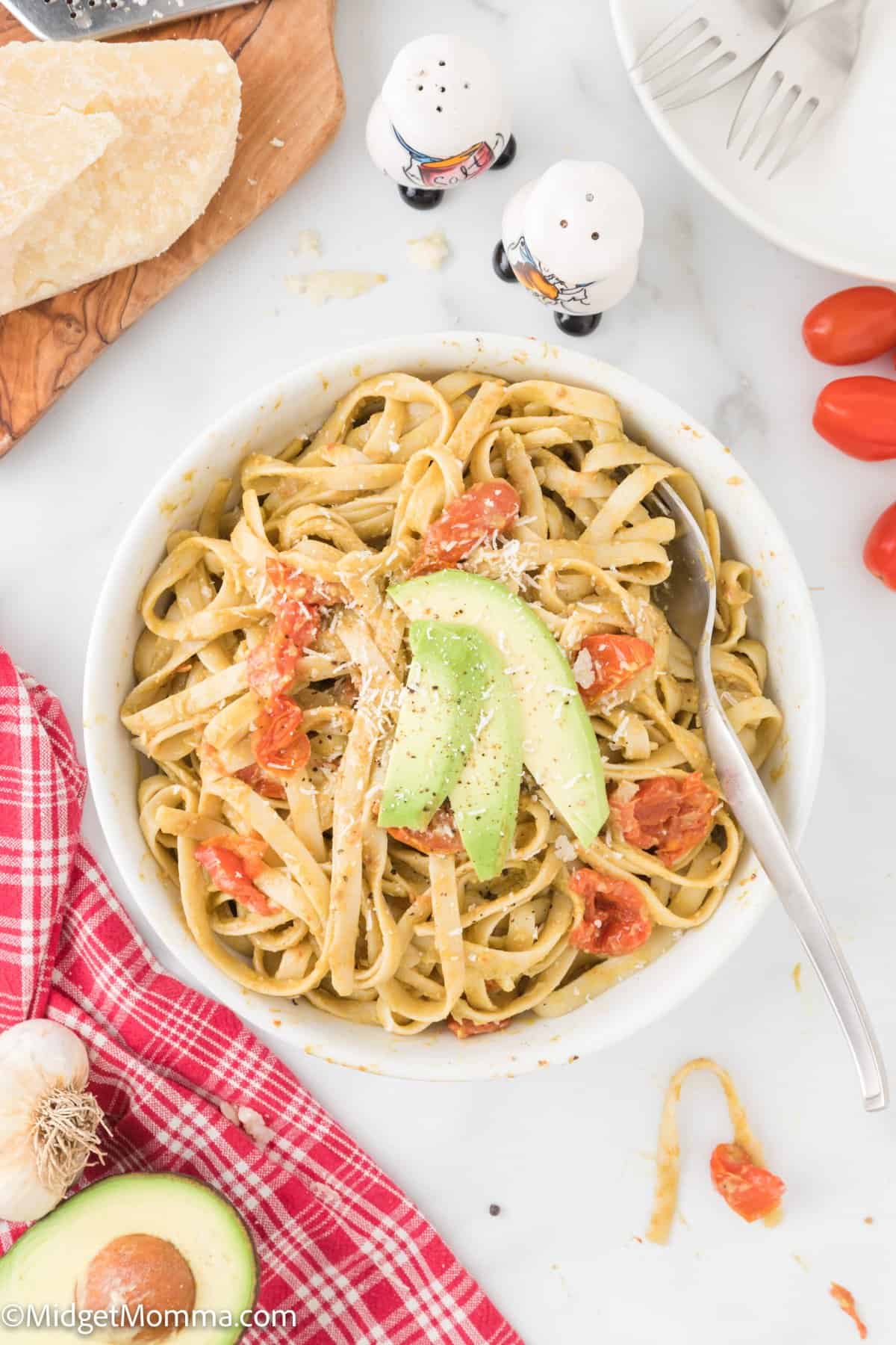 overhead photo of Creamy Avocado Pasta 