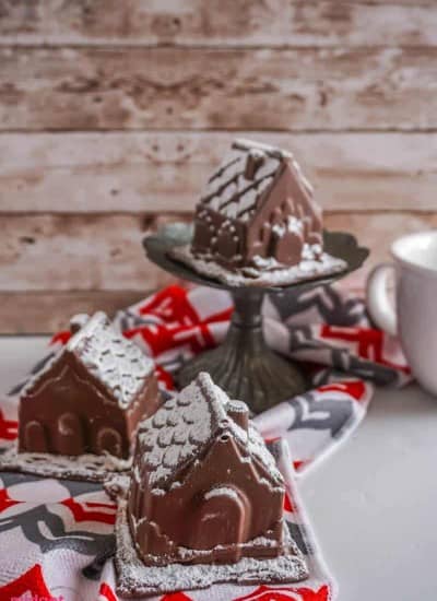 Gingerbread Hot Chocolate Bombs