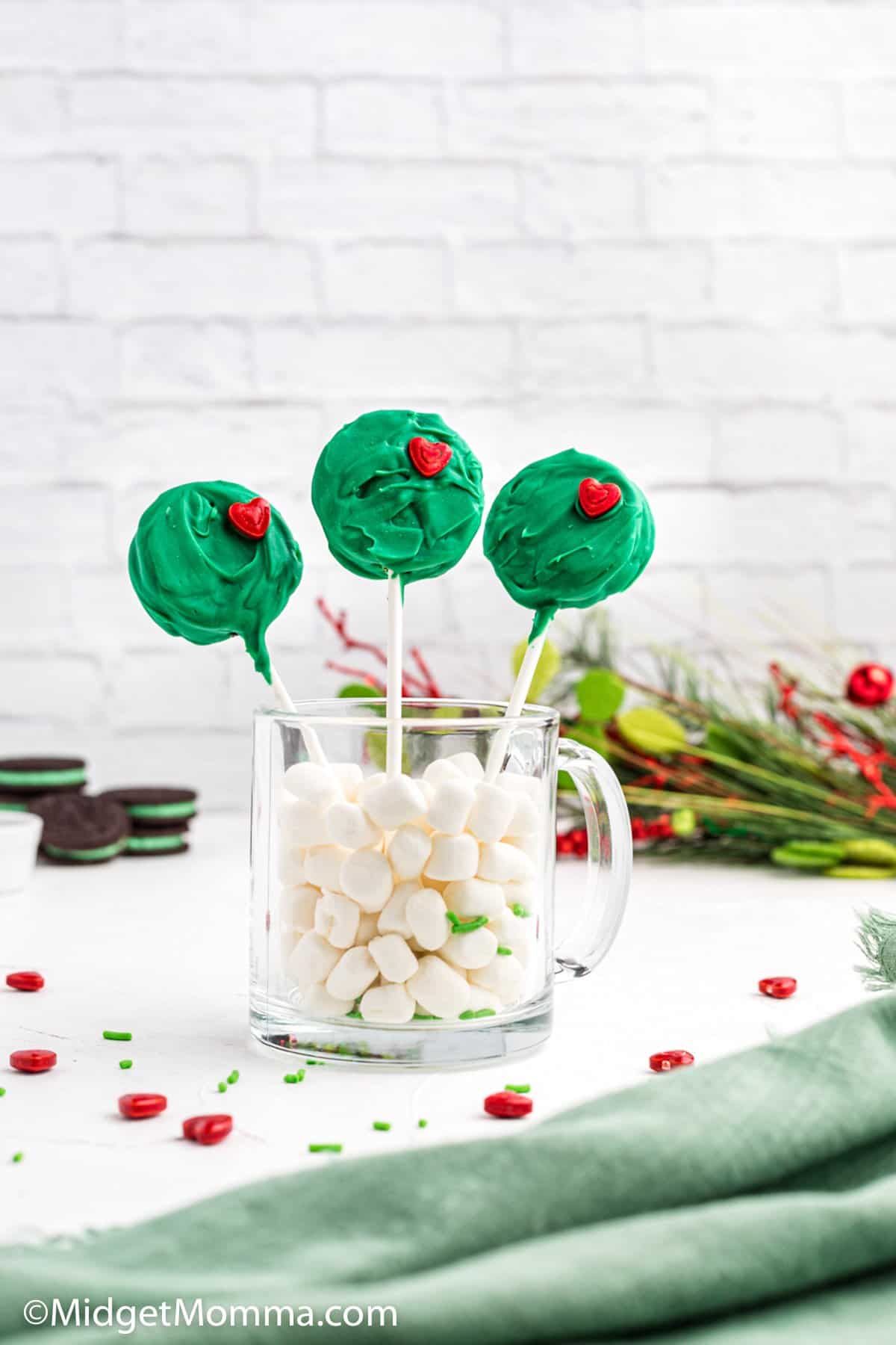 Grinch Oreo Pops