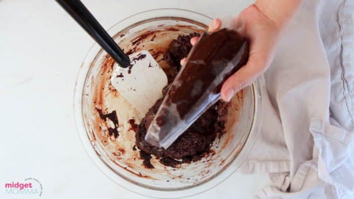Hot Chocolate On A Stick - Easy DIY Gift Idea • MidgetMomma
