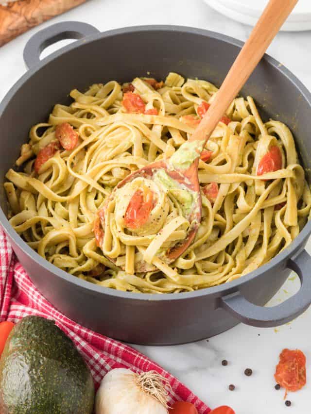 Avocado Pasta Recipe • MidgetMomma