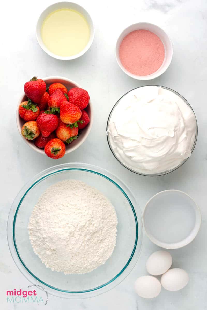 strawberry poke cake ingredients