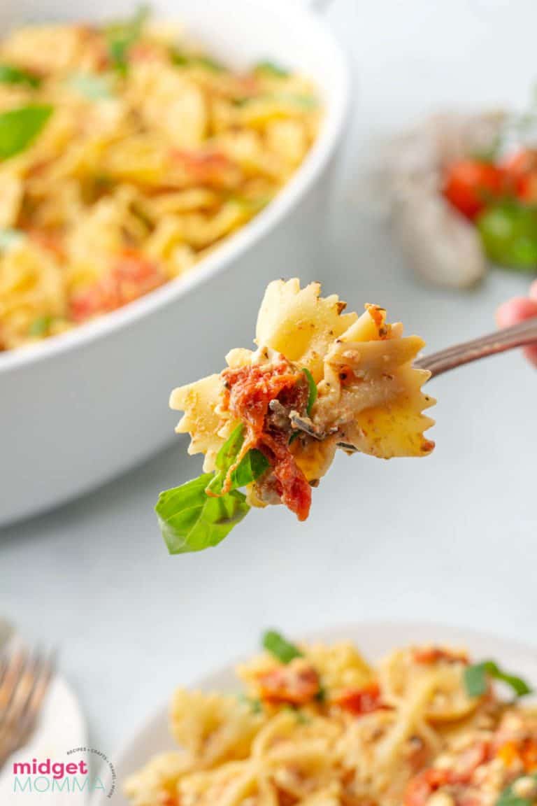 Baked Feta Pasta (With Cherry Tomatoes)