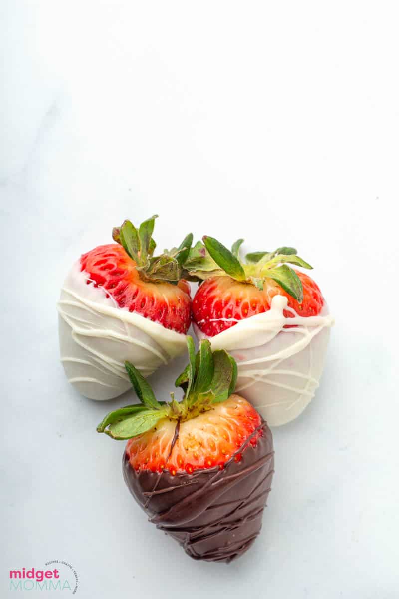 Easy Chocolate Covered Strawberries - A Pretty Life In The Suburbs