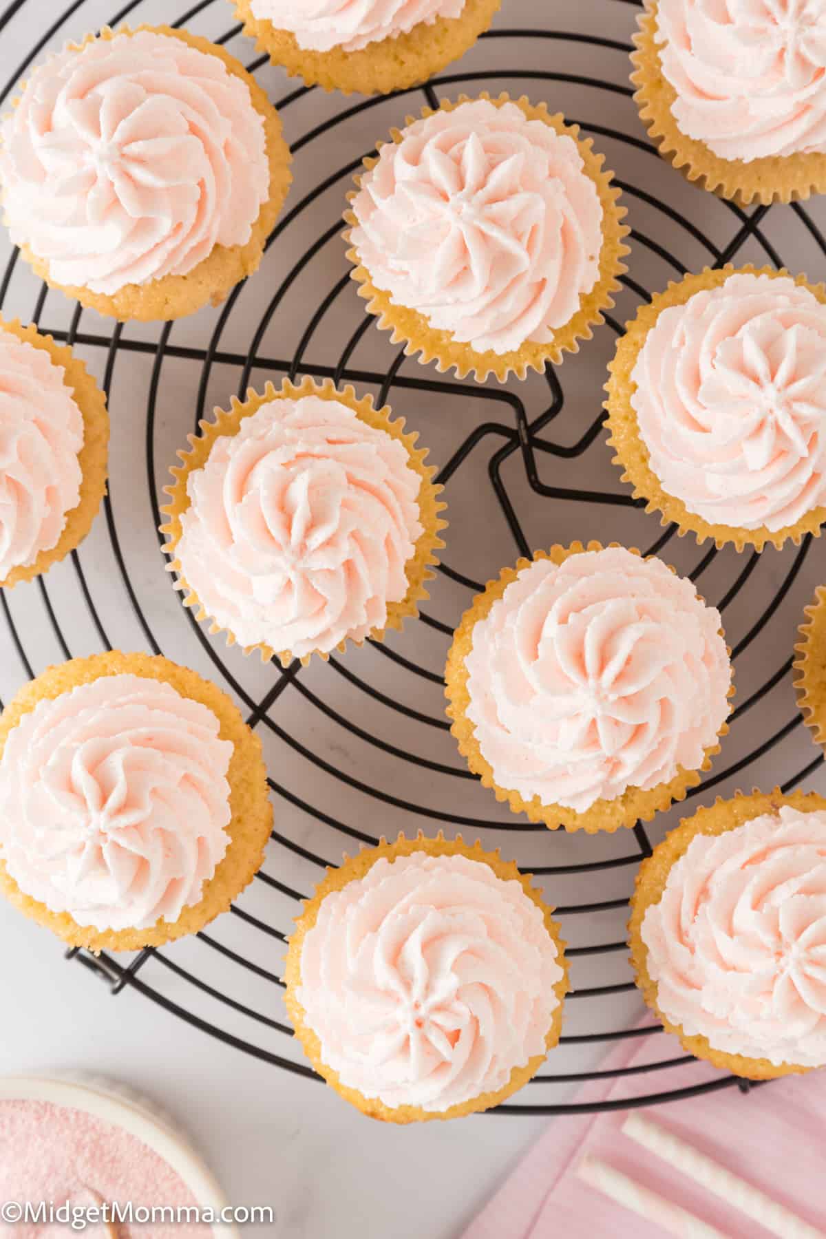 overhead photo of Strawberry Lemonade Cupcakes 