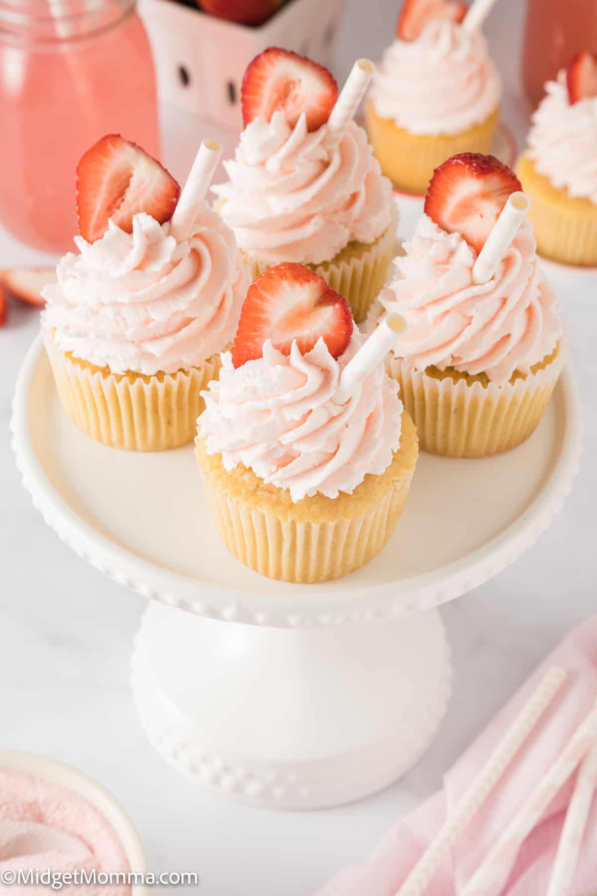 Strawberry Lemonade Cupcakes 