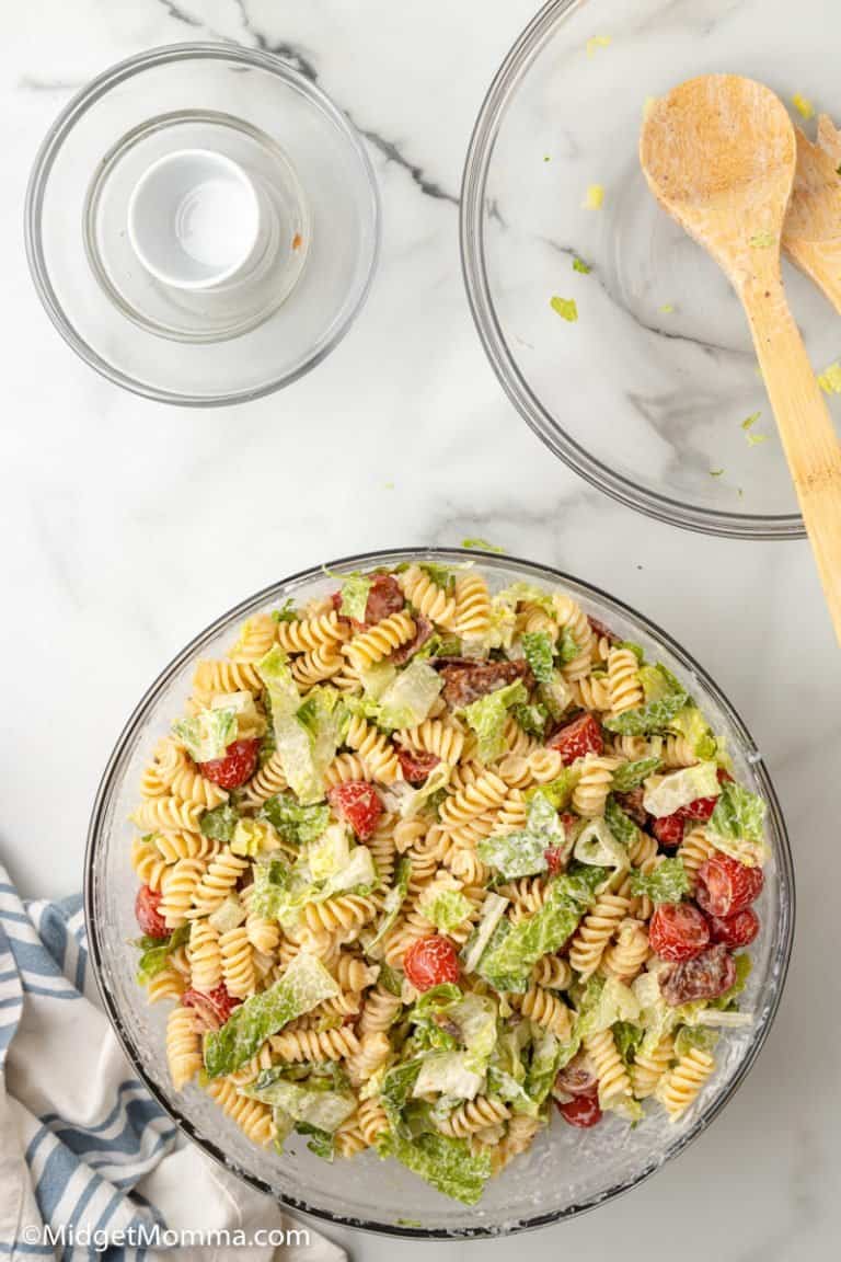 Creamy BLT Pasta Salad Recipe • MidgetMomma