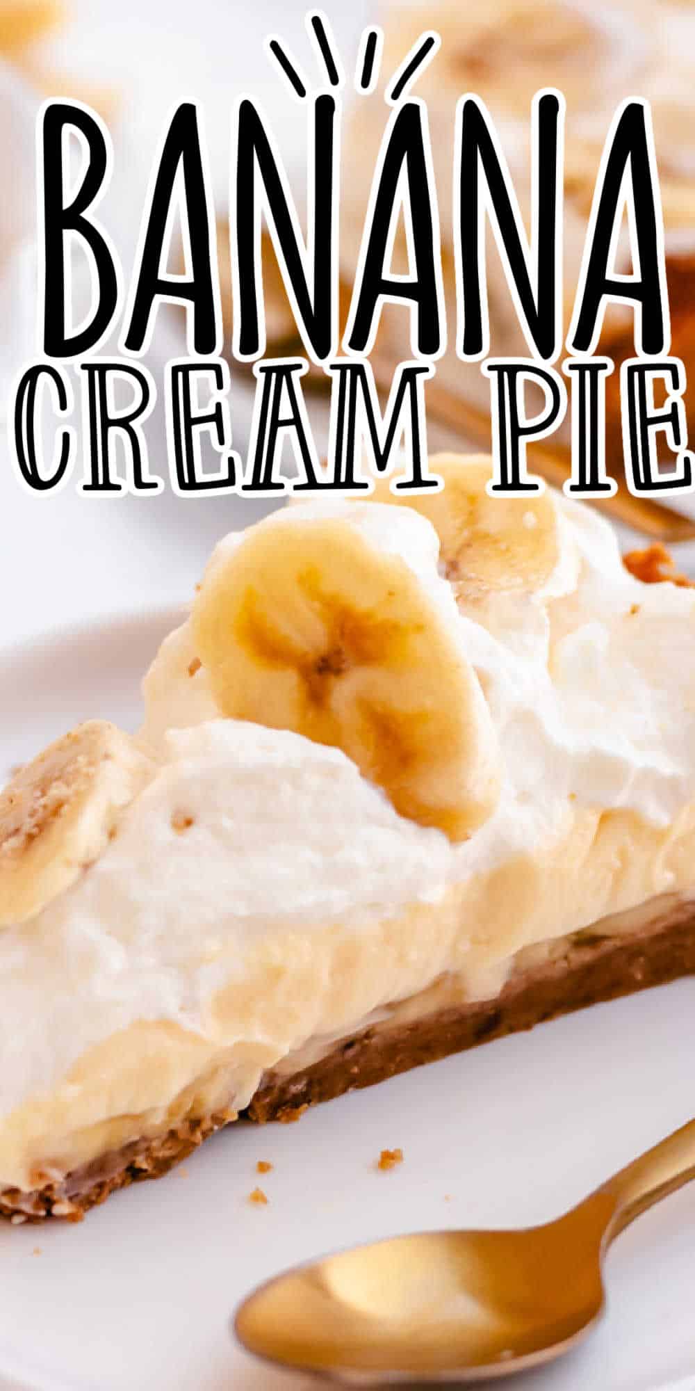 Banana Cream Pie with Graham Cracker Crust • MidgetMomma